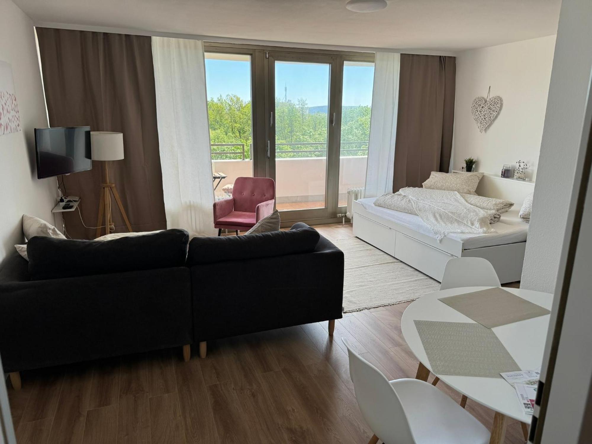 1 Zimmer Wohnung Mit Balkon Und Kueche Μπαϊρόιτ Εξωτερικό φωτογραφία